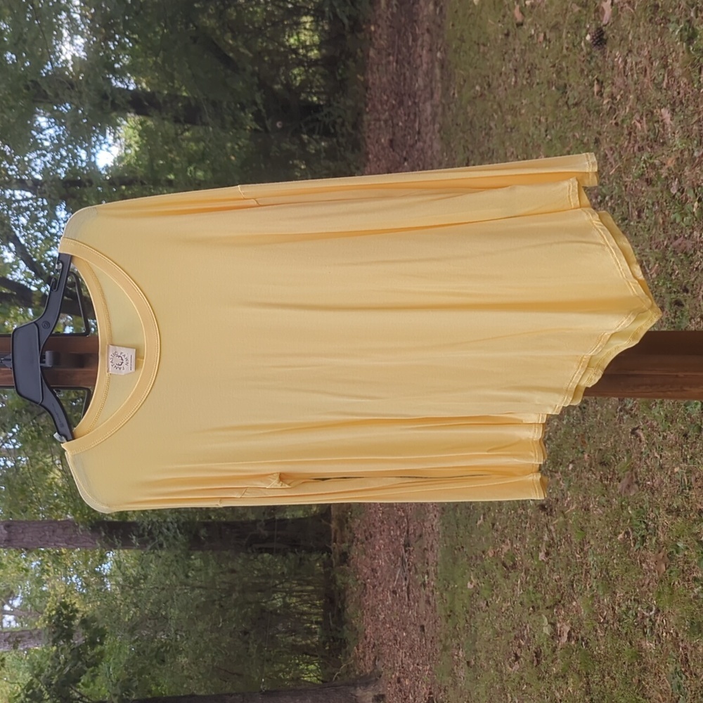 Fantastic Fawn Yellow Stretchy Top